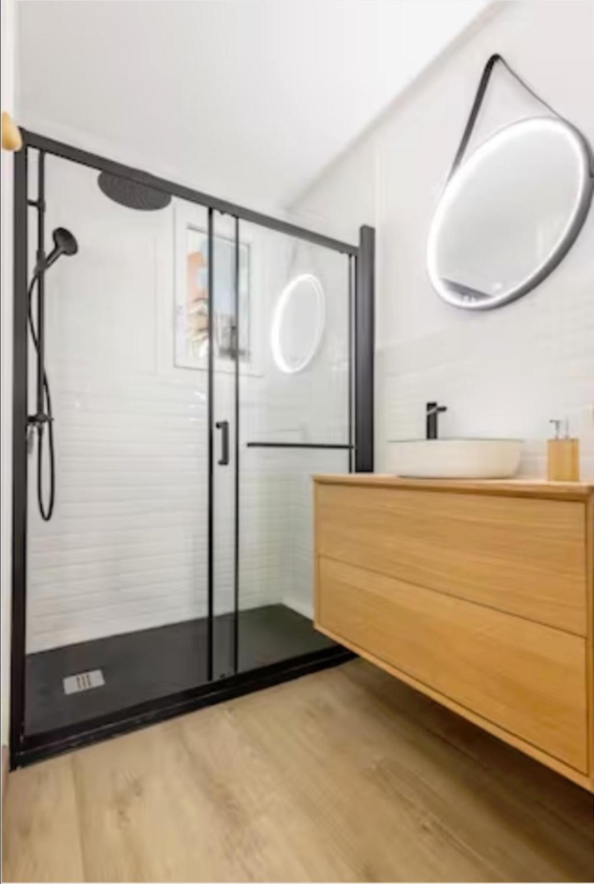 Logement Autour De Moi * * * * * Шамбери Екстериор снимка